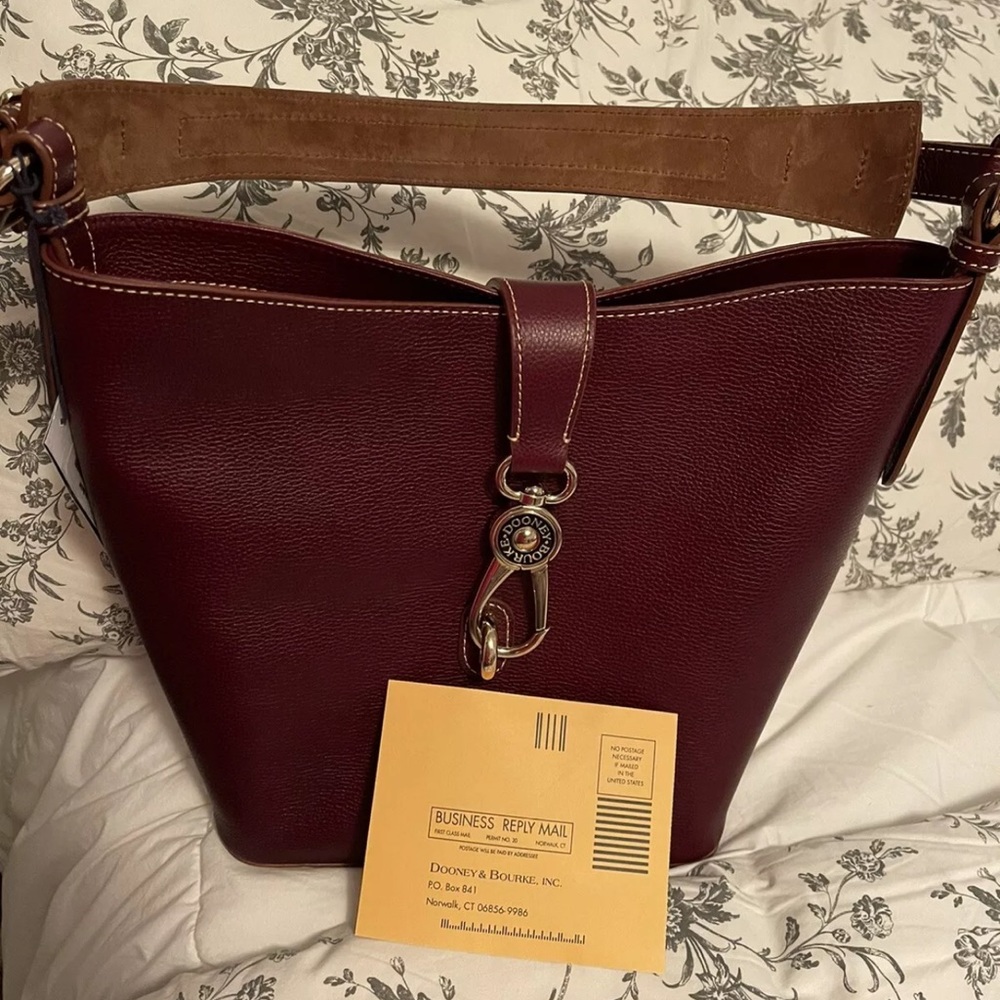 Dooney & Bourke Bordeaux/Burgundy Leather Bucket Shoulder Bag nwt